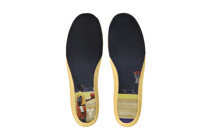 Vista na caixa do Nike Nike Air Force 1 Low Protro Kobe Bryant Mamba Mentality mostrando embalagem original da marca