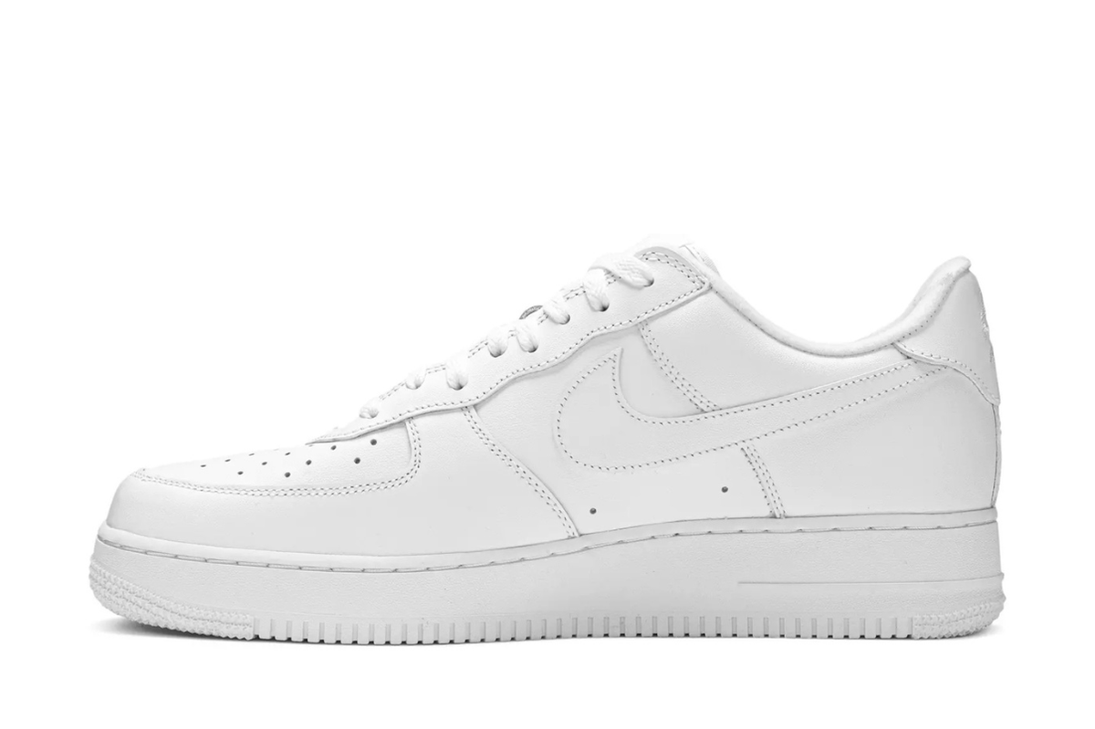 Supreme Air Force 1 NIKEホワイト　希少23センチ Tênis Nike Air Force 1 Low x Supreme White Branco por R$ 2.999,99