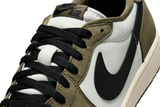 Vista em detalhe do Jordan Nike Air Jordan 1 Low OG Olive mostrando textura do material e acabamento