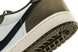 Vista na caixa do Jordan Nike Air Jordan 1 Low OG Olive mostrando embalagem original da marca