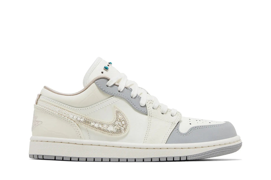 Jordan Nike Air Jordan 1 Low Sail Soft Pearl Sequins tênis em bege original na LK Sneakers