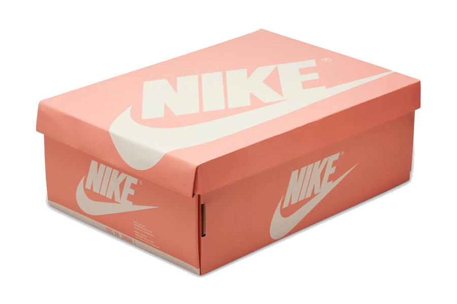 Vista em detalhe do Jordan Nike Air Jordan 1 Retro High OG Light Madder Root mostrando textura do material e acabamento