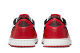 Vista do solado do Jordan Nike Air Jordan 1 Retro Low OG Chicago (2025) mostrando padrão de tração e tecnologia de amortecimento