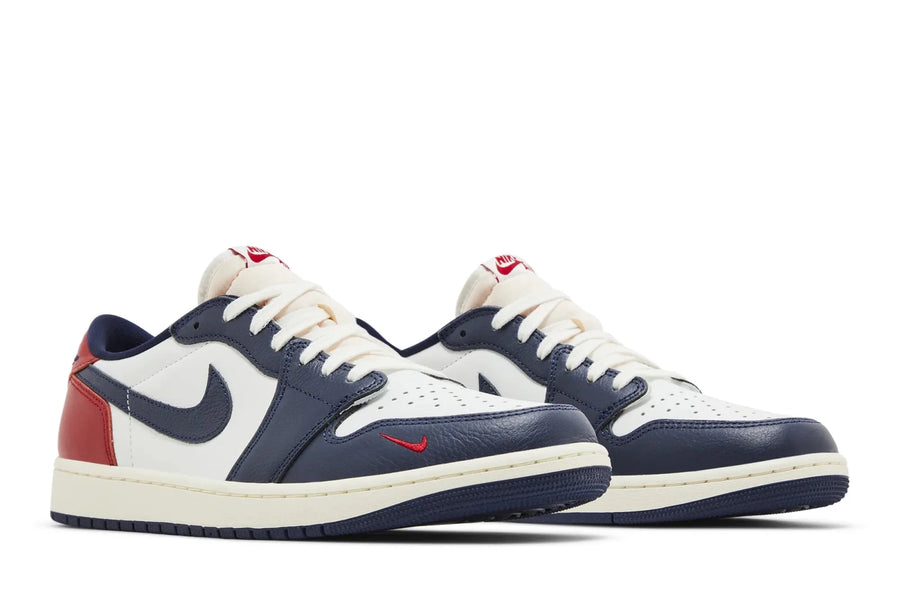 Tênis Nike Air Jordan 1 Retro Low OG Howard University Vermelho