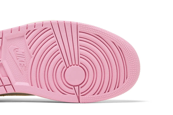 Tênis Nike Air Jordan 1 Retro Low OG SP Travis Scott Shy Pink Bege