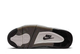 Vista na caixa do Jordan Nike Air Jordan 4 Cave Stone and Black mostrando embalagem original da marca