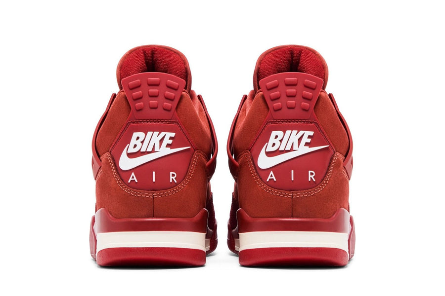Vista frontal do Jordan Nike Air Jordan 4 Retro OG SP Brick By Brick Camurça Firewood mostrando biqueira e costuras