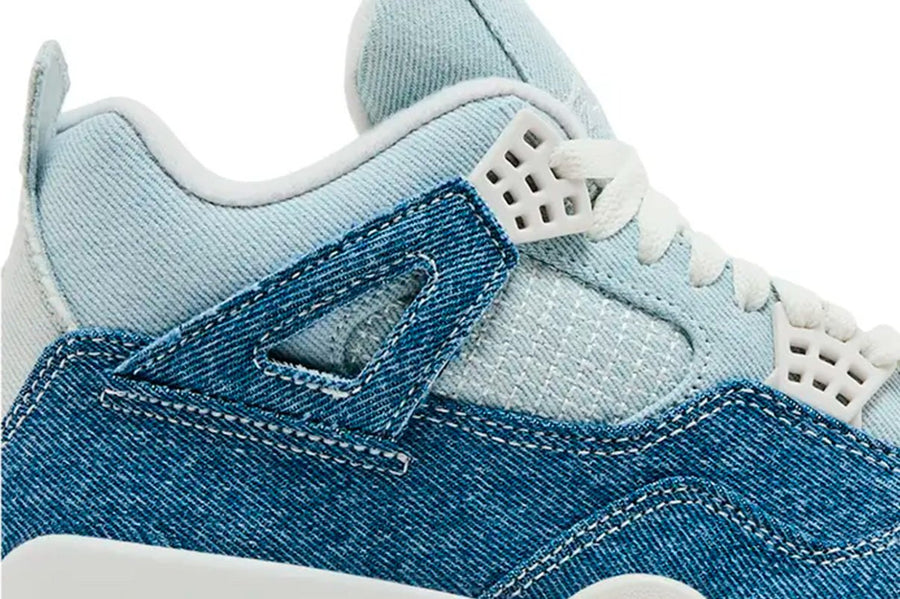 Vista traseira do Jordan Nike Air Jordan 4 Retro TEX 'Worn Blue Denim' mostrando calcanheira e detalhes do solado
