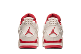Vista frontal do Jordan Nike Air Jordan 4 Retro Valentine's Day Sierra Red mostrando biqueira e costuras