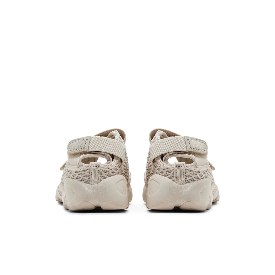 Tênis Nike Air Rift 'Light Orewood Brown' Bege, vista traseira