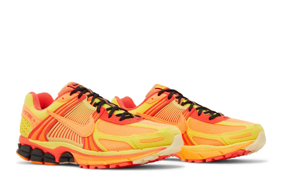 Tenis Nike Air Zoom Vomero 5 Doernbecher 2023 Laranja