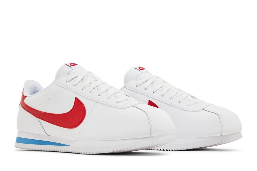 Vista frontal do Nike Nike Cortez Forrest Gump 2024 mostrando biqueira e costuras