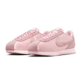 Vista traseira do Nike Nike Cortez Satin Pack Soft Pink mostrando calcanheira e detalhes do solado