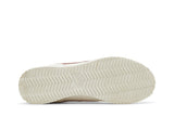 Vista traseira do Nike Nike Cortez Valentine's Day mostrando calcanheira e detalhes do solado