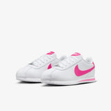 Vista frontal do Nike Nike Cortez White Laser Fuchsia mostrando biqueira e costuras