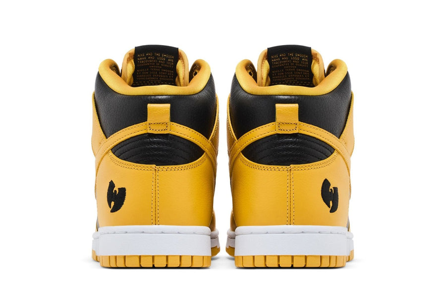 Vista superior do Nike Nike Dunk High x Wu Tang Clan Black and Pollen mostrando abertura, lingueta e cadarços