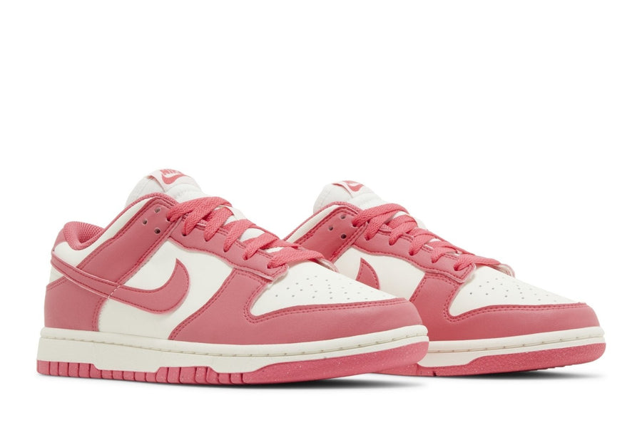 Vista frontal do Nike Nike Dunk Low Next Nature Aster Pink mostrando biqueira e costuras