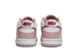 Vista superior do Nike Nike Dunk Low Pink Velvet mostrando abertura, lingueta e cadarços