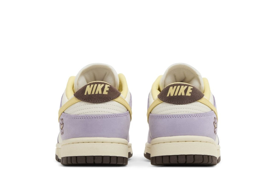 Vista superior do Nike Nike Dunk Low PRM Lilac Bloom Colorido mostrando abertura, lingueta e cadarços