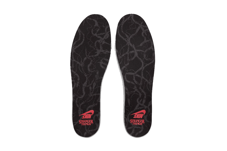 Vista na caixa do Nike Nike Dunk Low Stranger Things Phantom mostrando embalagem original da marca