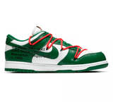 Vista lateral do Nike Nike Dunk Low x Off-White Pine Green mostrando design do cabedal e logo da marca