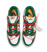 Vista traseira do Nike Nike Dunk Low x Off-White Pine Green mostrando calcanheira e detalhes do solado
