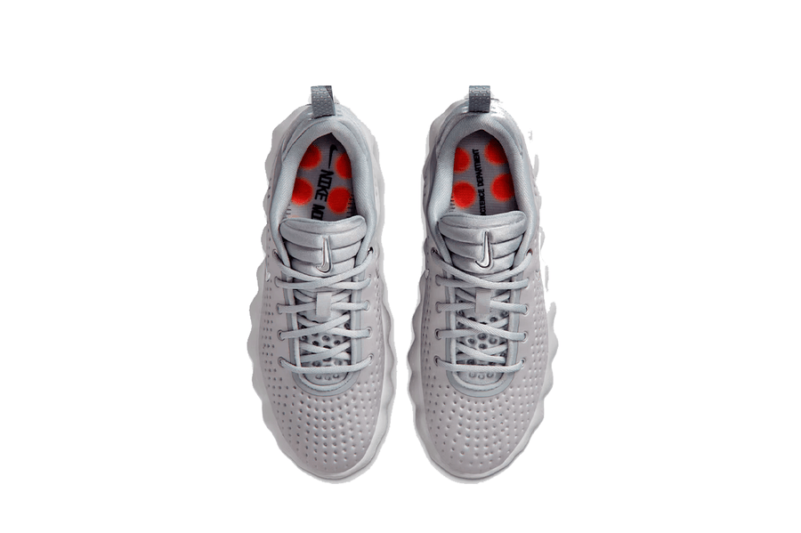 Vista frontal do Nike Nike Mind 002 Light Smoke Grey mostrando biqueira e costuras