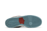 Vista traseira do Nike Nike Sb Dunk Low Big Money Savings mostrando calcanheira e detalhes do solado