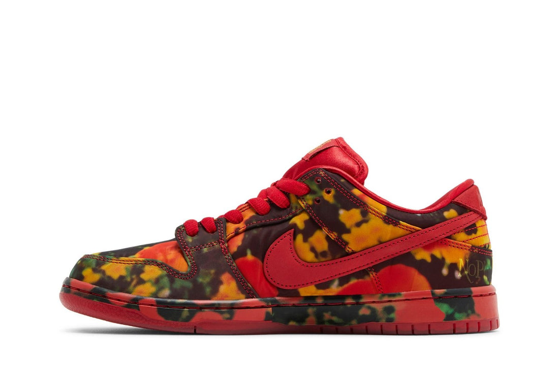 Tênis Nike Sb Dunk Low x The Wizard of OZ Poppy Field Vermelho - Nike - FZ1291600