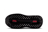 Vista frontal do Nike Nike Vomero Premium Black Sapphire Rose mostrando biqueira e costuras