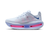 Vista lateral do Nike Nike Vomero Premium Blue Tint Lilás mostrando design do cabedal e logo da marca