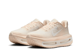 Vista traseira do Nike Nike Vomero Premium Chalk mostrando calcanheira e detalhes do solado