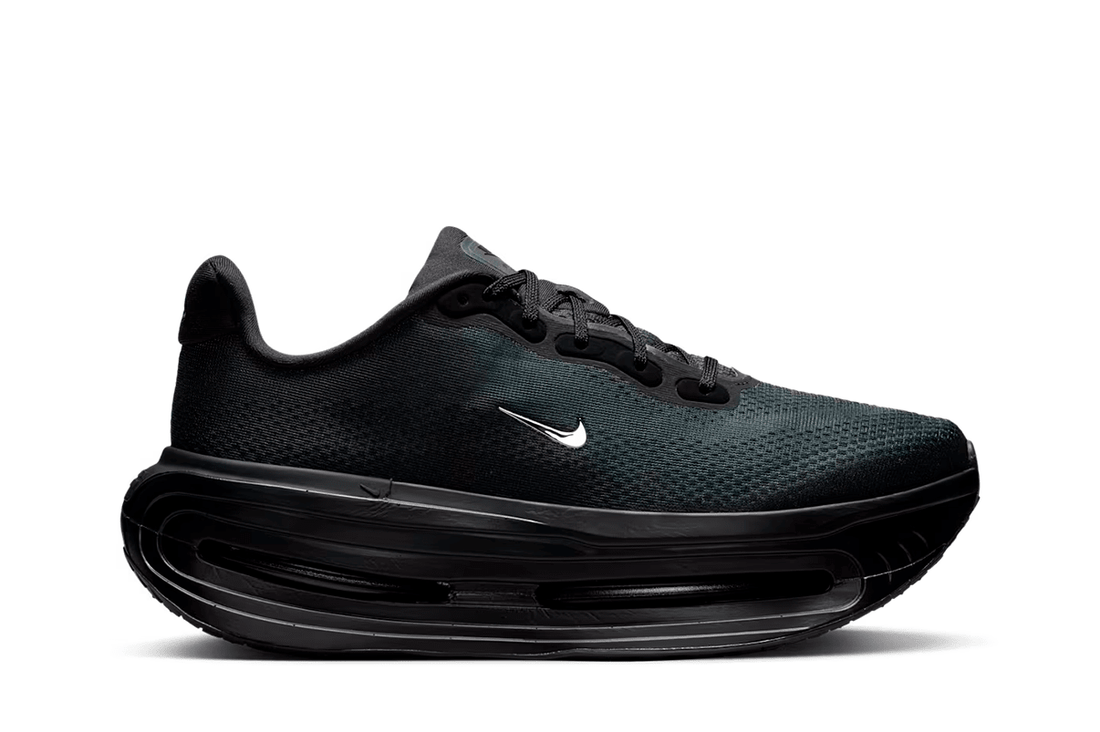 Tênis Nike Vomero Premium SP Black Mini Chrome Swoosh Preto