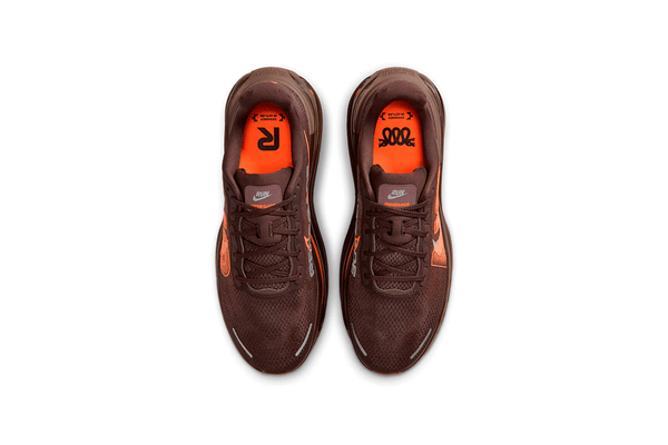 Tênis Nike Vomero Premium x Renegade x | LK Sneakers