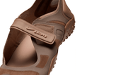 Vista superior do Nike x Skims Nike x Skims Rift Mesh Archaeo Brown mostrando abertura, lingueta e cadarços