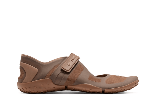 Tênis Nike x Skims Rift Mesh Archaeo Brown Marrom, design leve e respirável
