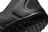 Vista frontal do Nike x Skims Nike x Skims Rift Mesh Black mostrando biqueira e costuras