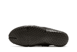 Vista lateral do Nike x Skims Nike x Skims Rift Mesh Velvet Brown mostrando design do cabedal e logo da marca