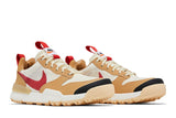 Vista frontal do Nike Nike x Tom Sachs Mars Yard 3.0 mostrando biqueira e costuras