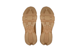 Vista frontal do On Running x Loewe On Running Cloudsolo Loewe Dark Sand Cream mostrando biqueira e costuras