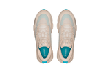Vista traseira do On Running x Loewe On Running Cloudsolo Loewe Sand Turquoise mostrando calcanheira e detalhes do solado