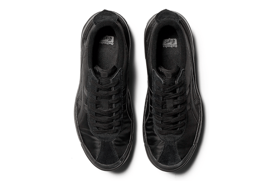 Vista frontal do Onitsuka Tiger Onitsuka Tiger Delegation Chunk Black/Black mostrando biqueira e costuras