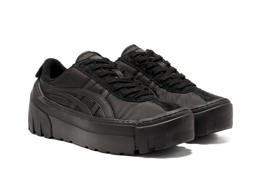 Vista traseira do Onitsuka Tiger Onitsuka Tiger Delegation Chunk Black/Black mostrando calcanheira e detalhes do solado