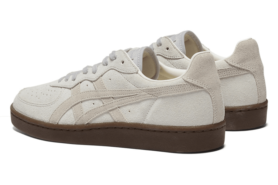 Vista superior do Onitsuka Tiger Onitsuka Tiger GSM Glacier Grey White mostrando abertura, lingueta e cadarços