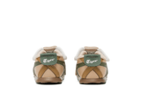Vista frontal do Onitsuka Tiger Onitsuka Tiger Mexico 66 Kids Beige/Green mostrando biqueira e costuras