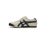 Vista lateral do Onitsuka Tiger Onitsuka Tiger Mexico 66 Kids Birch/Indian INK mostrando design do cabedal e logo da marca