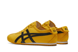 Vista traseira do Onitsuka Tiger Onitsuka Tiger Mexico 66 Kill Bill Slip-On mostrando calcanheira e detalhes do solado