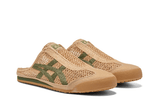 Vista traseira do Onitsuka Tiger Onitsuka Tiger Mexico 66 Sabot Beige Green mostrando calcanheira e detalhes do solado