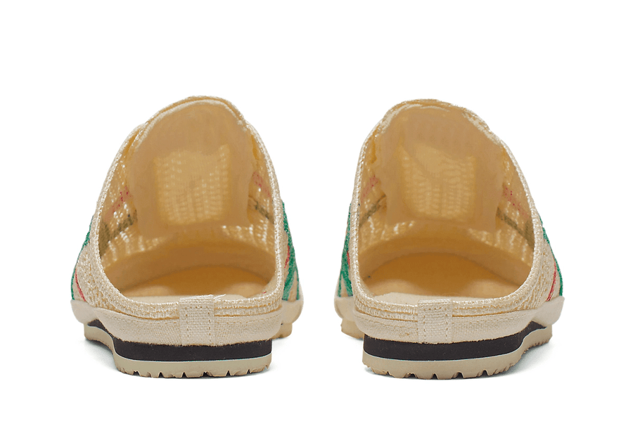 Vista frontal do Onitsuka Tiger Onitsuka Tiger Mexico 66 Sabot Cream Kale mostrando biqueira e costuras