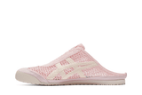 Vista lateral do Onitsuka Tiger Onitsuka Tiger Mexico 66 Sabot Crystal Pink Cream mostrando design do cabedal e logo da marca